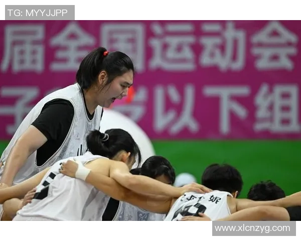 重庆篮球队的意识提升与团队凝聚力探讨聚焦篮球发展新方向